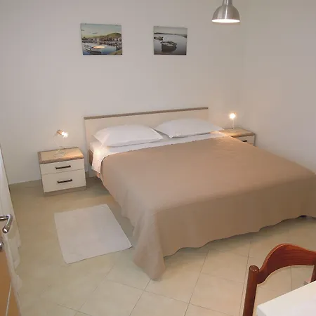 アパート Simicev ザダル